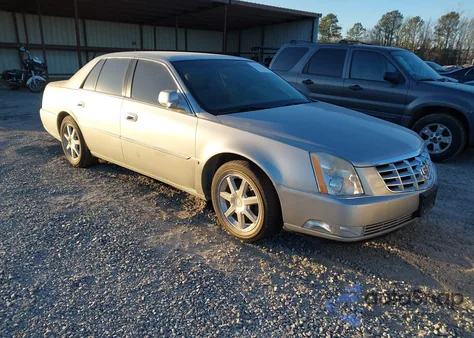 2006 Cadillac Dts Standard z USA, uszkodzony, nr VIN 1G6KD57YX6U114050